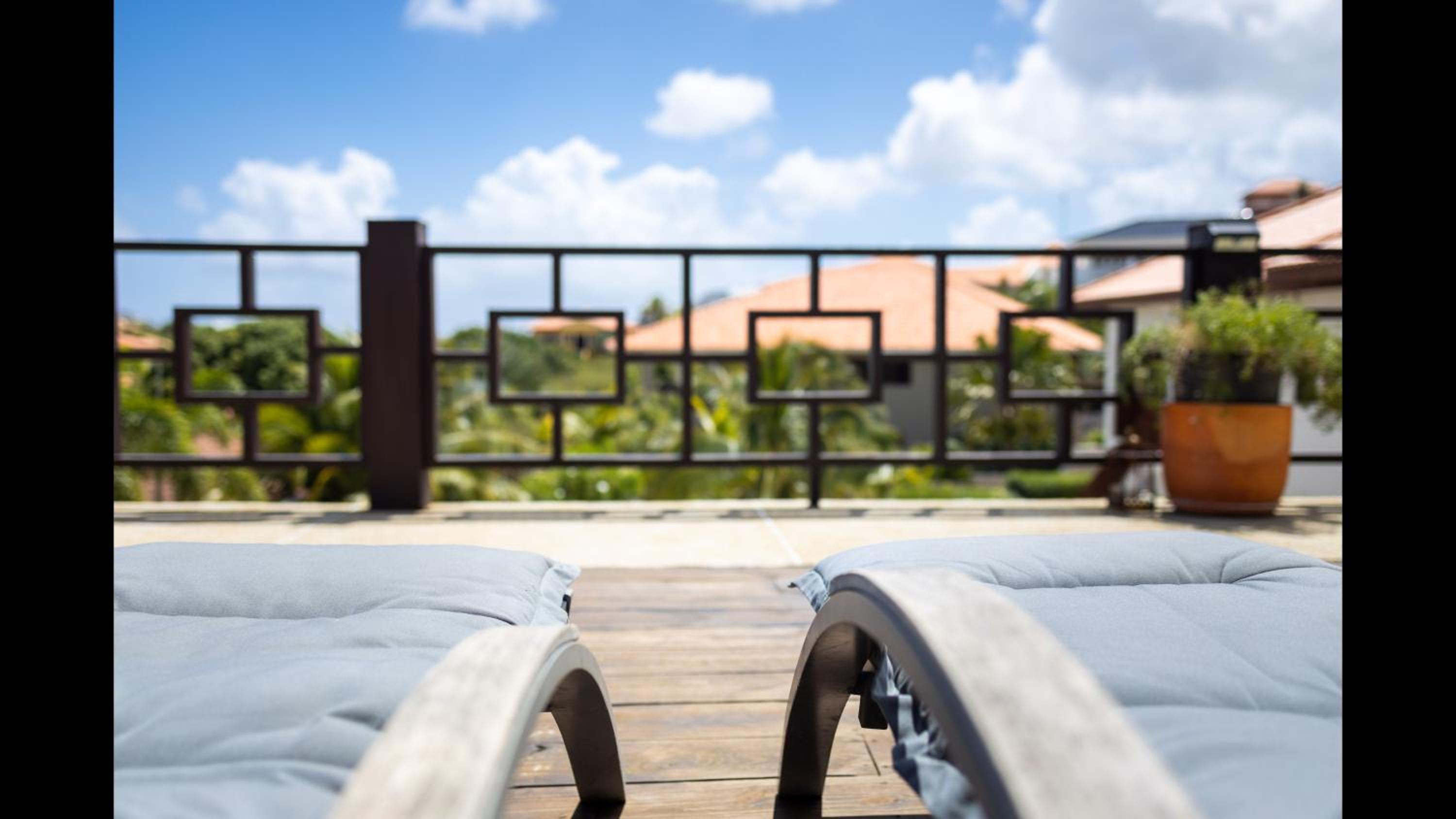 Beautiful Villa with pool near the beach for groups