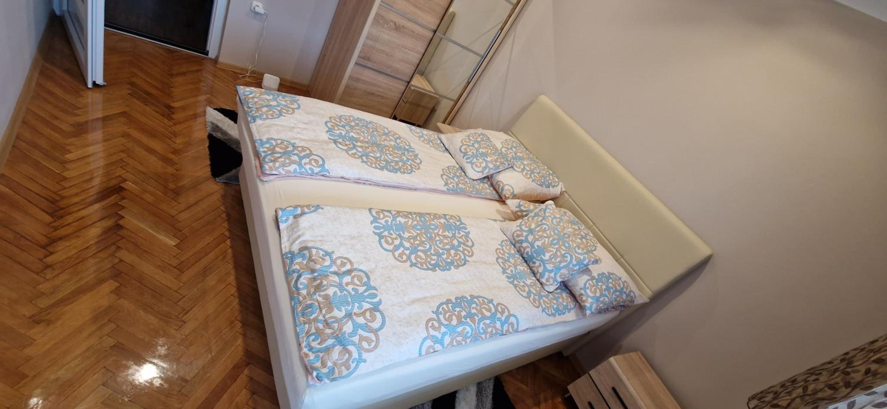 Azra Apartman