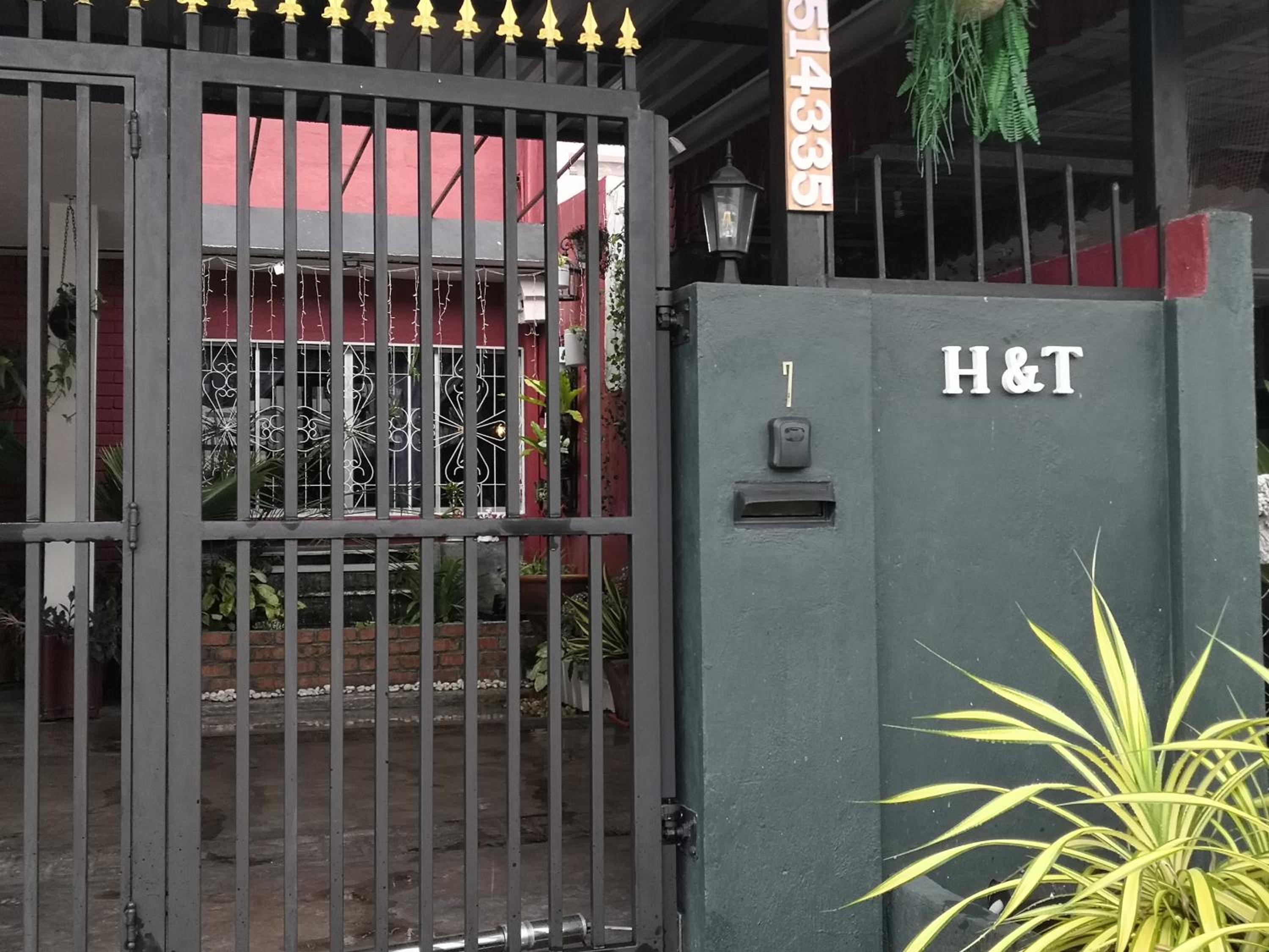 H&T Vintage Decor Homestay view 3