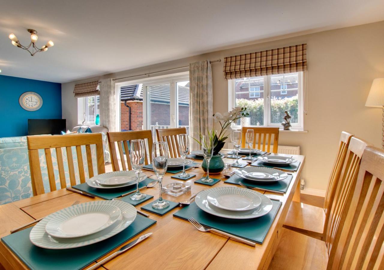 6 Bed in Seahouses oc-nb545