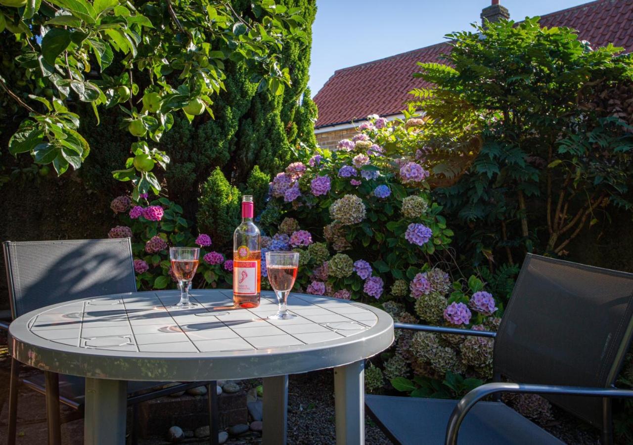 2 Bed in Whitby oc-wa011