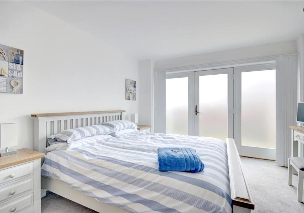 2 Bed in Whitby oc-w062 view 3