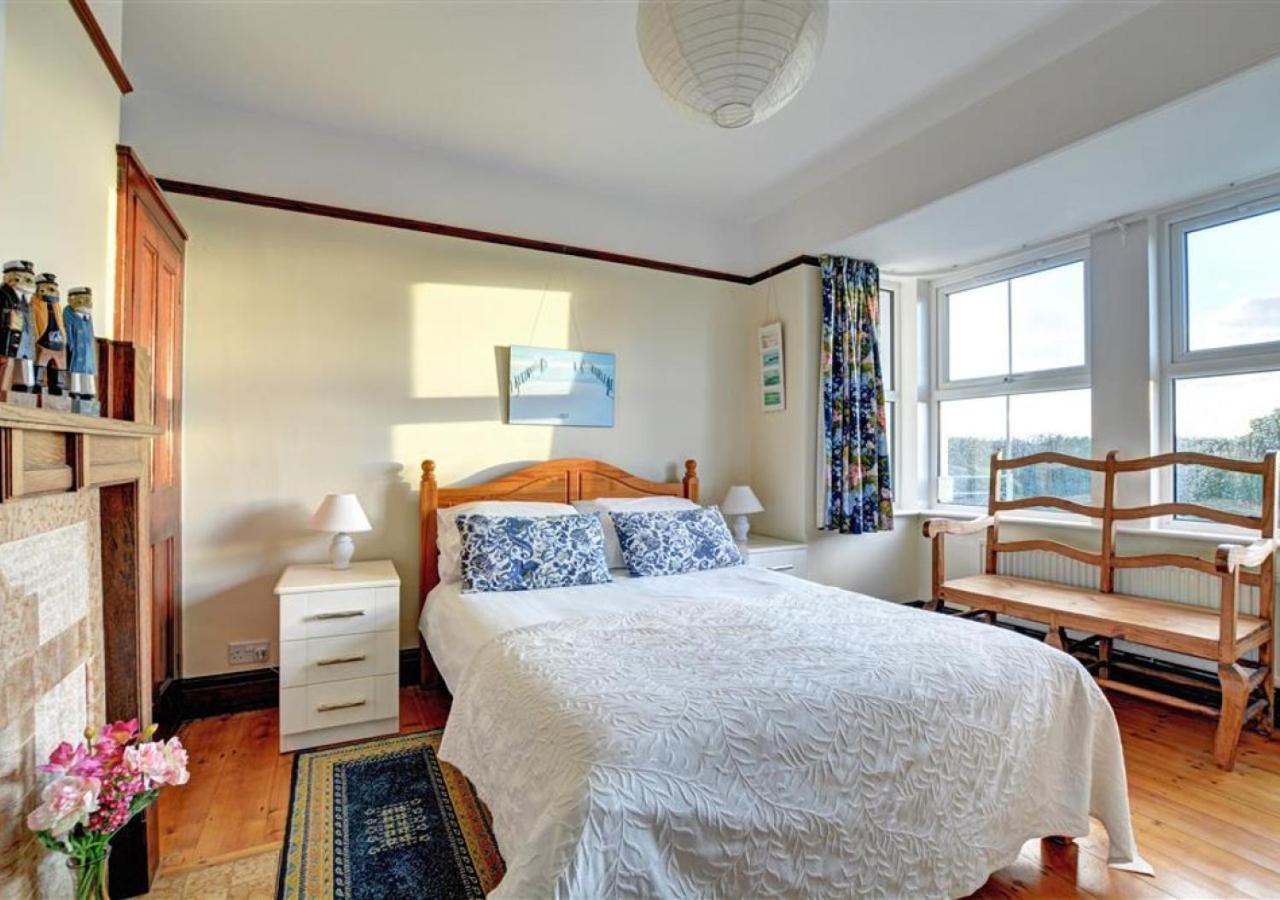 3 Bed in Padstow oc-p00043