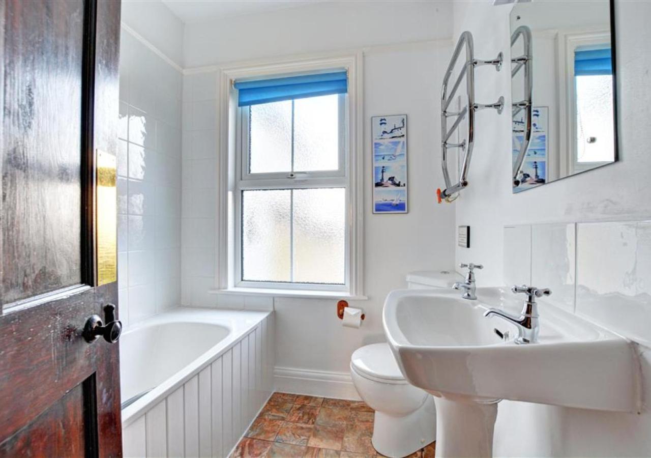 3 Bed in Padstow oc-p00043