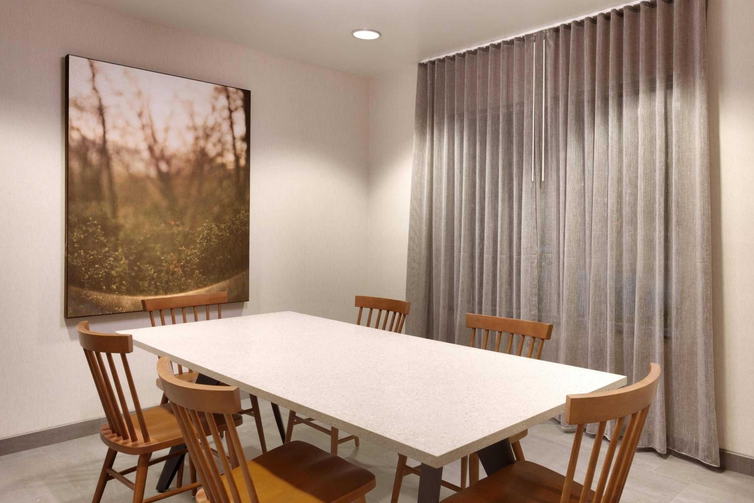 Roswell Vacations - Fairfield Inn  Suites Roswell - Property Image 2