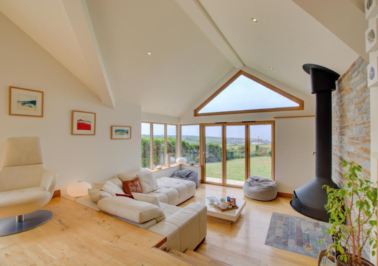 3 Bed in Padstow oc-p00357