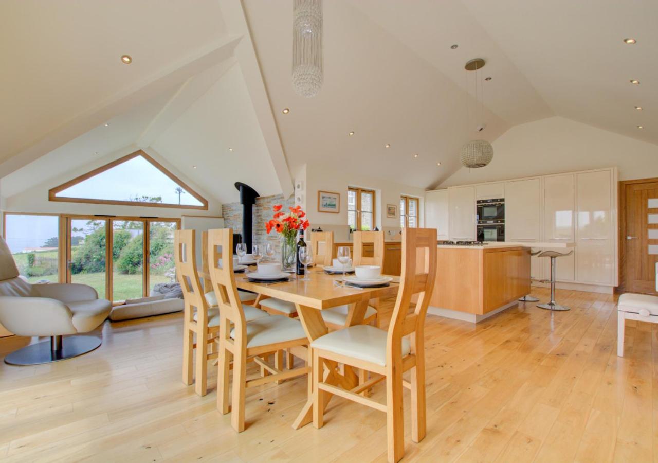3 Bed in Padstow oc-p00357