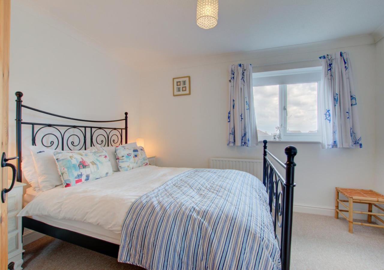 2 Bed in Padstow oc-p00254