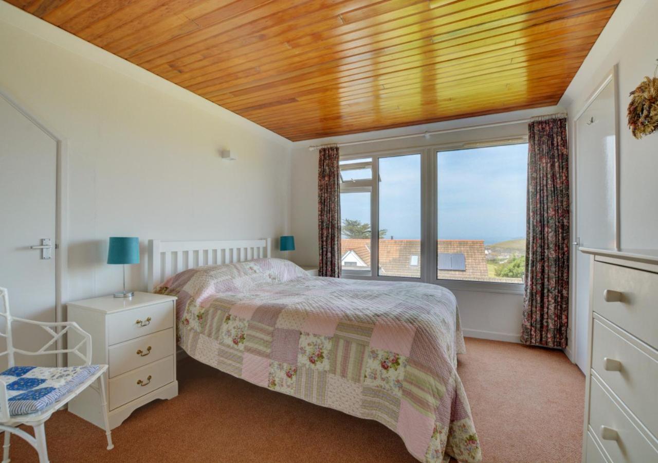 4 Bed in Padstow oc-p00401