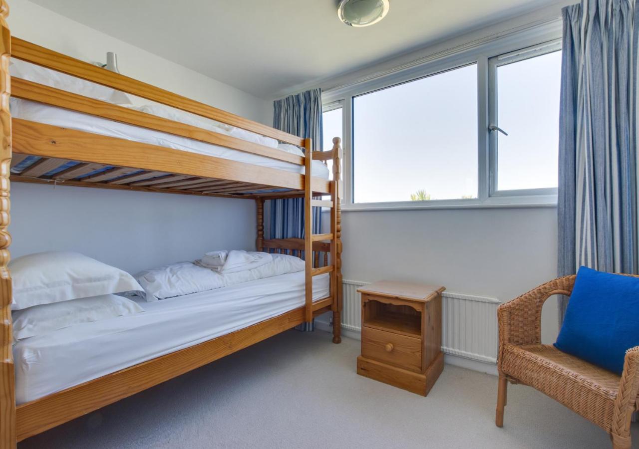 4 Bed in Padstow oc-p00425