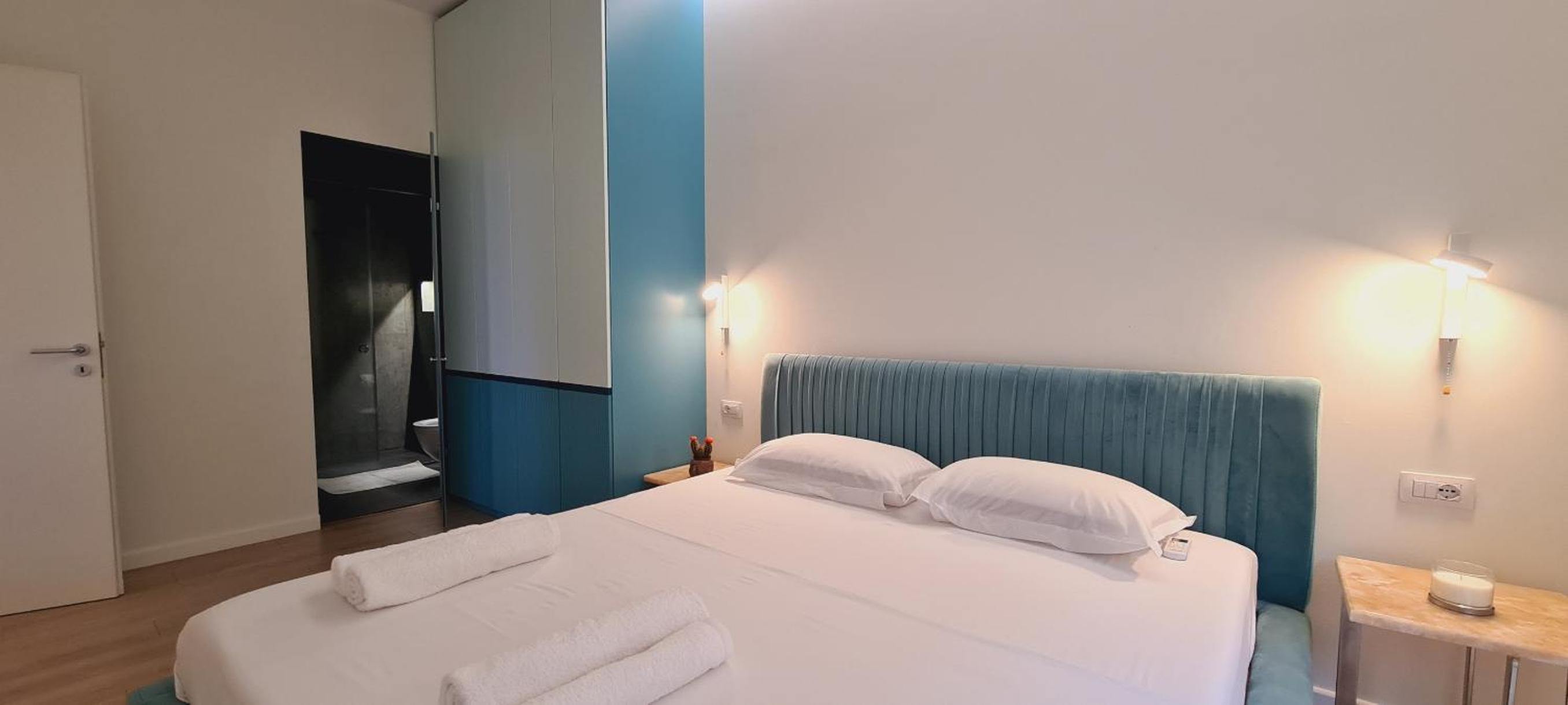 Salt n Blue Villa Palase