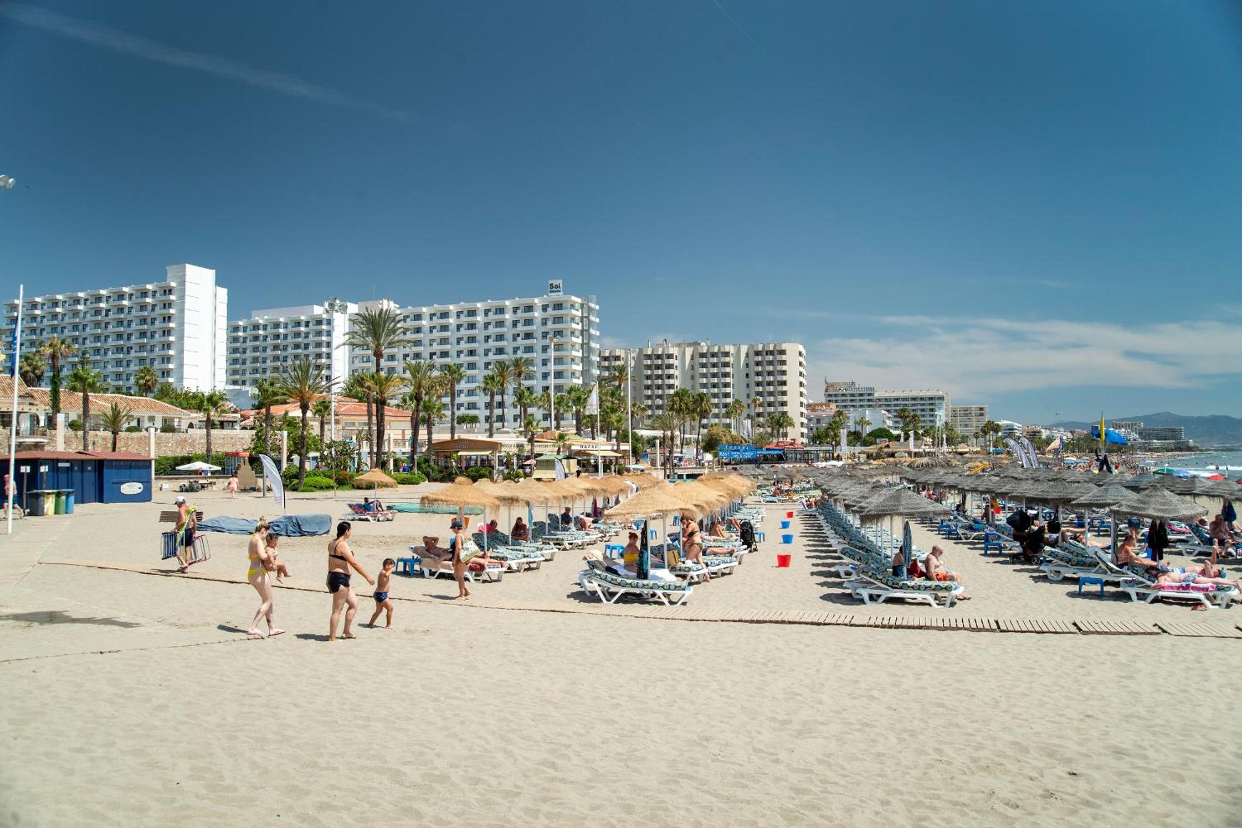 Erisa IB Carihuela - Torremolinos photo 4