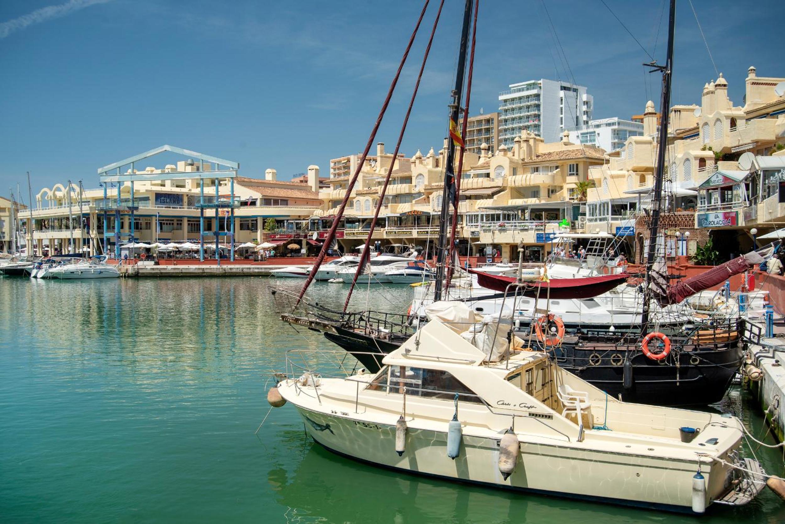 Erisa IB Carihuela - Torremolinos photo 3