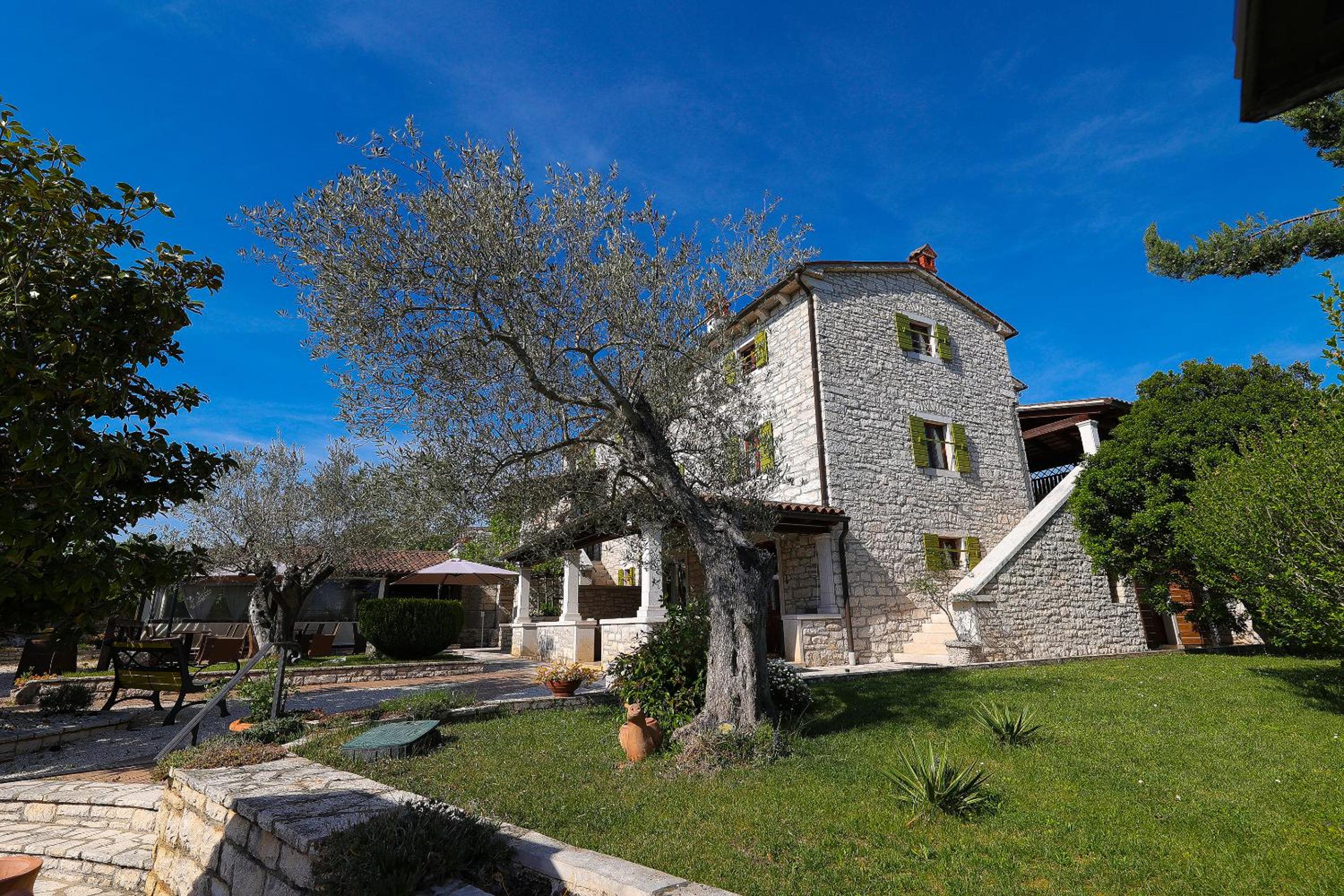 Casa Rustica Dva Baladura Apartments view 4