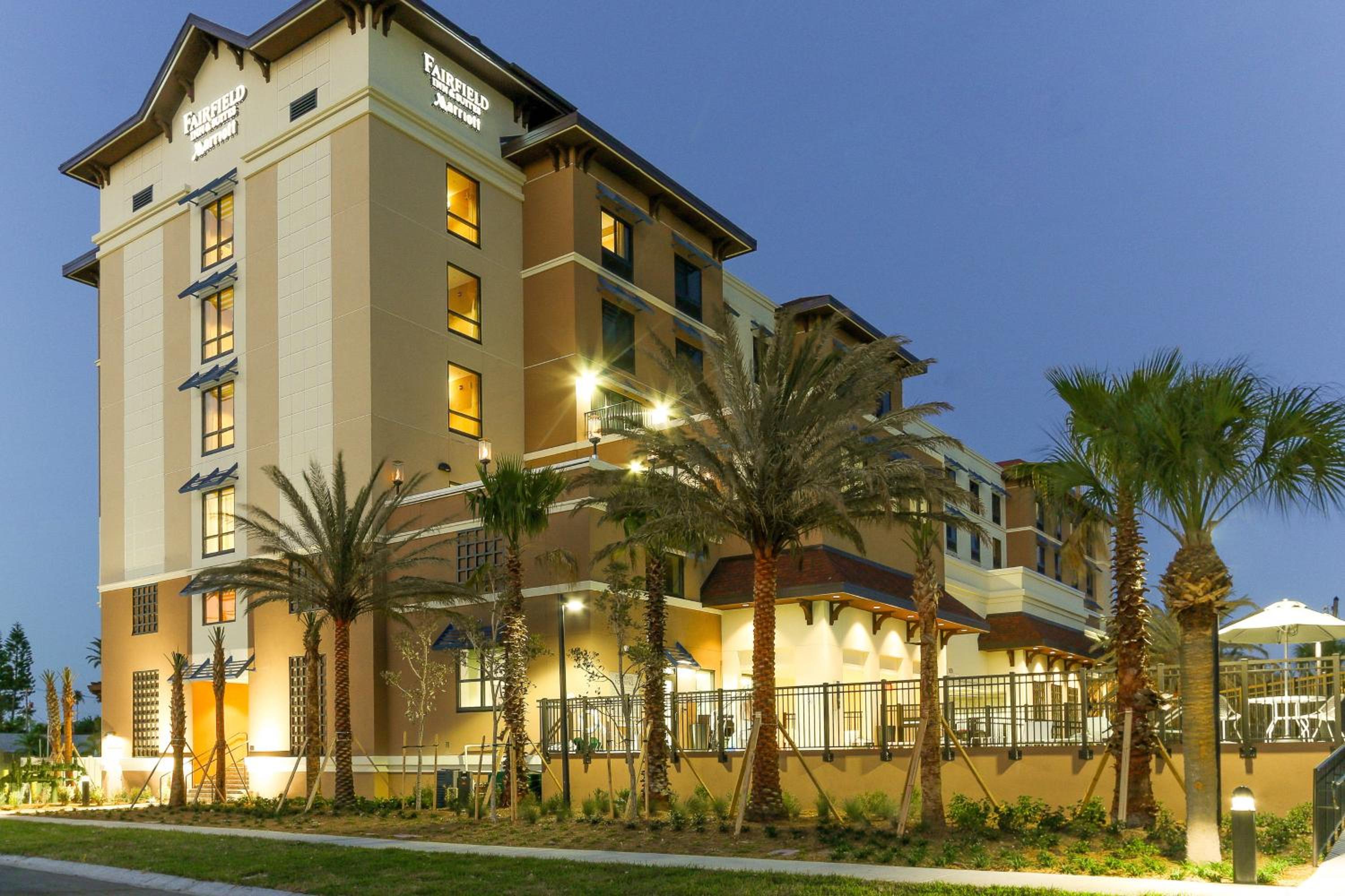 Hotel Fairfield Inn & Suites by Marriott Clearwater Beach - Image 1