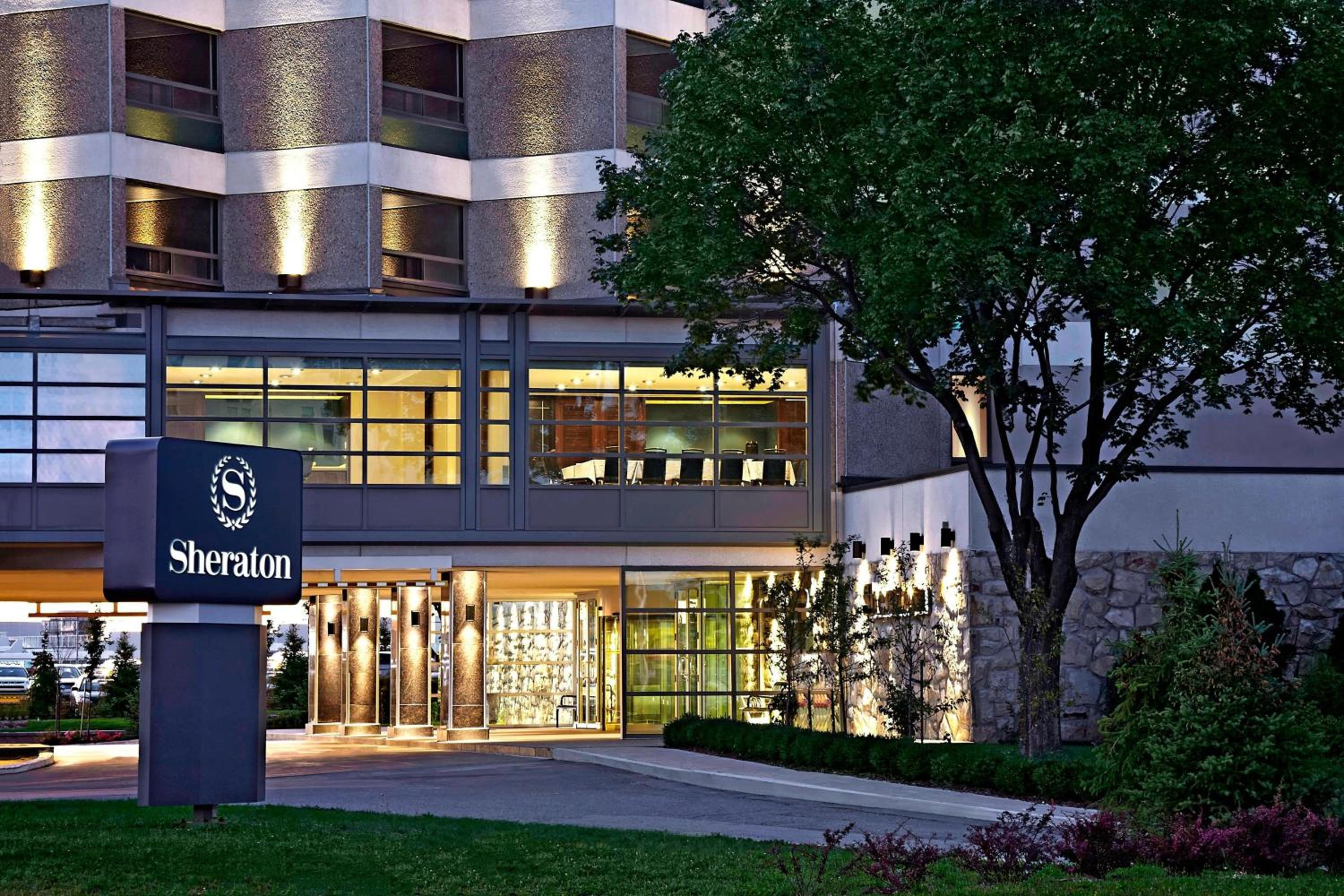 Montreal Vacations - Sheraton Montreal Airport Hotel - Property Image 1