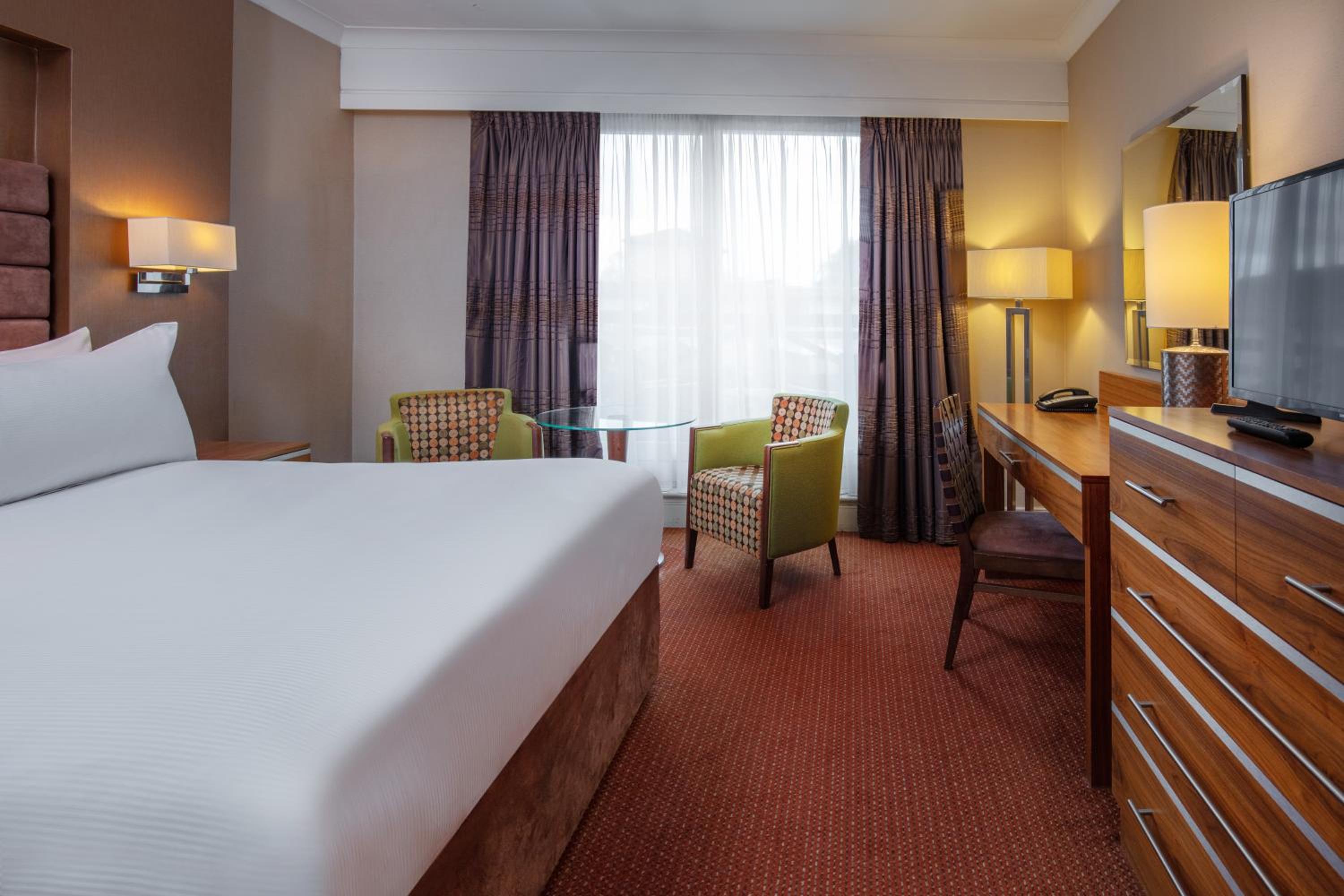 Basingstoke Vacations - Hampshire Court Hotel  Spa - Property Image 1