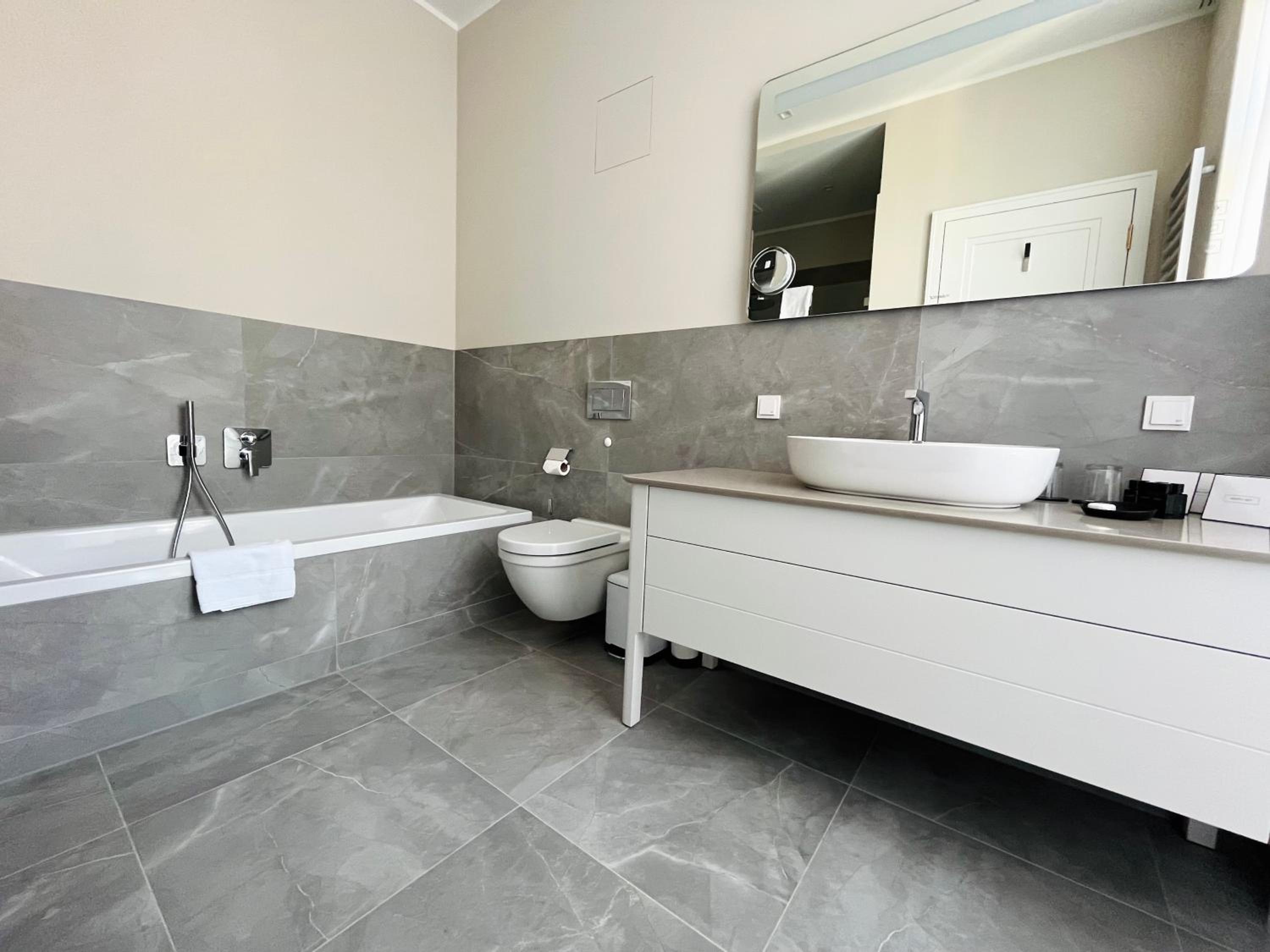Luxury Home / 3-Raum-Suite an der Frauenkirche / 4