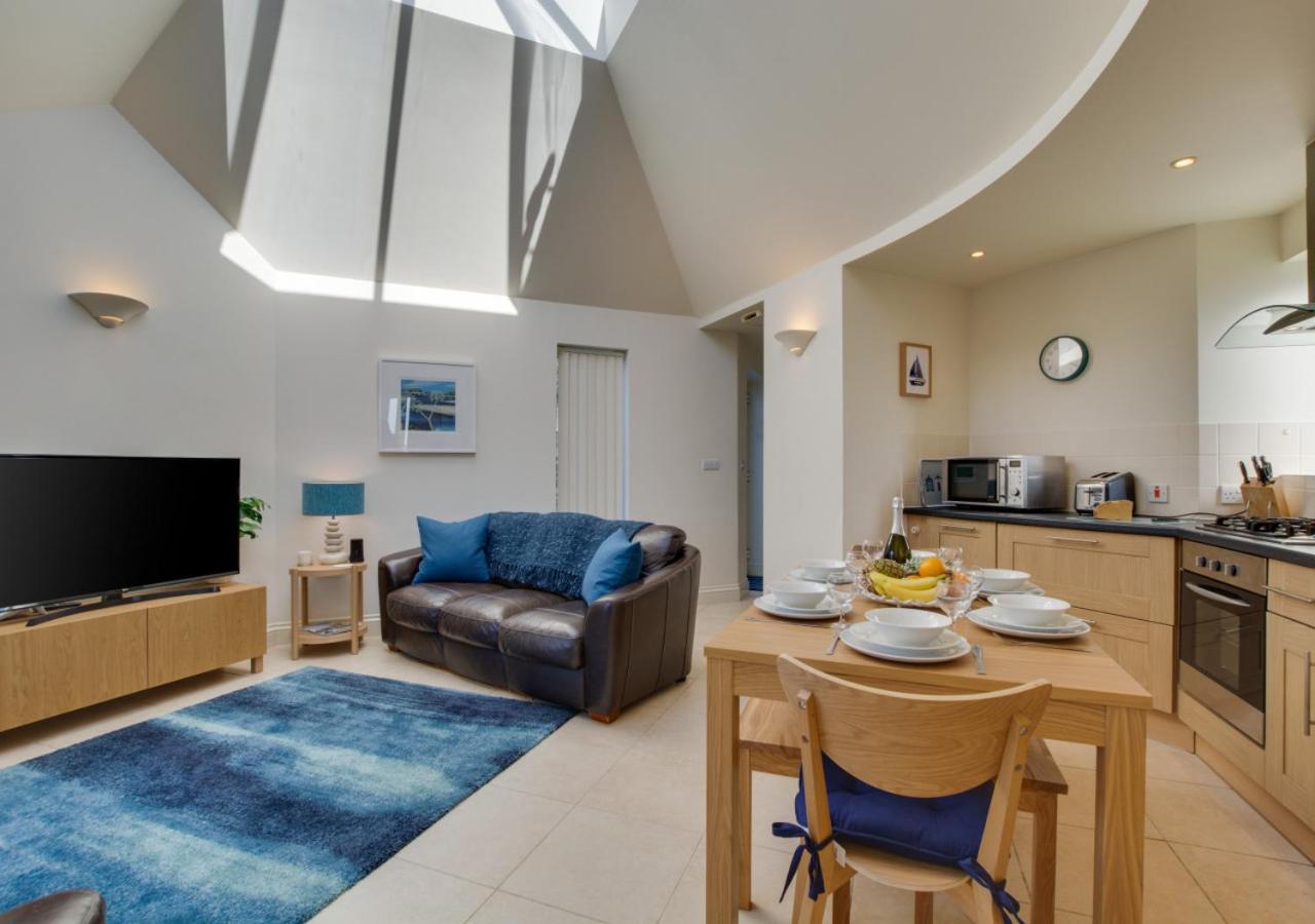 3 Bed in Trevone oc-p00723 view 2