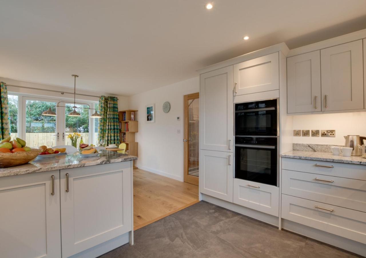 3 Bed in St. Merryn oc-p00725