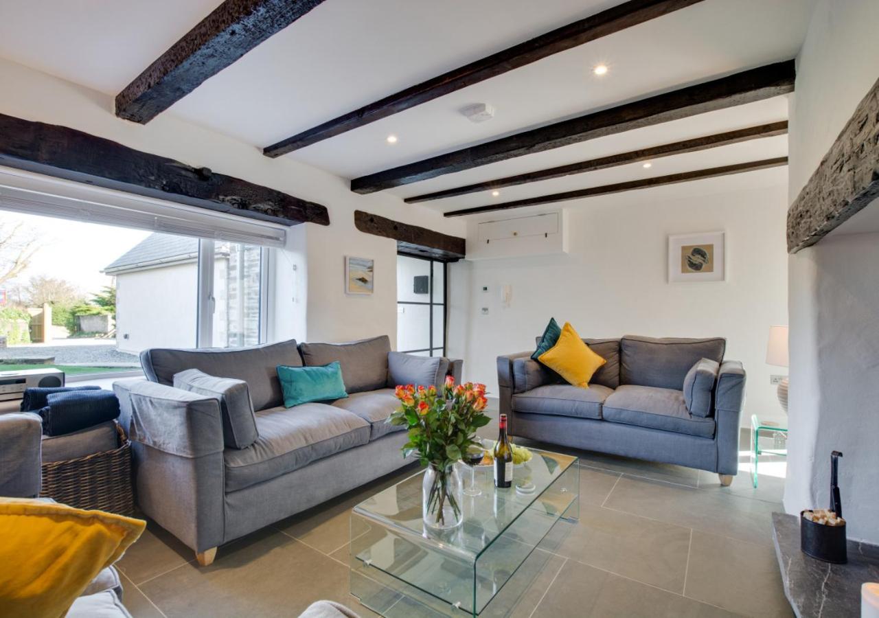 5 Bed in Little Petherick oc-p00736