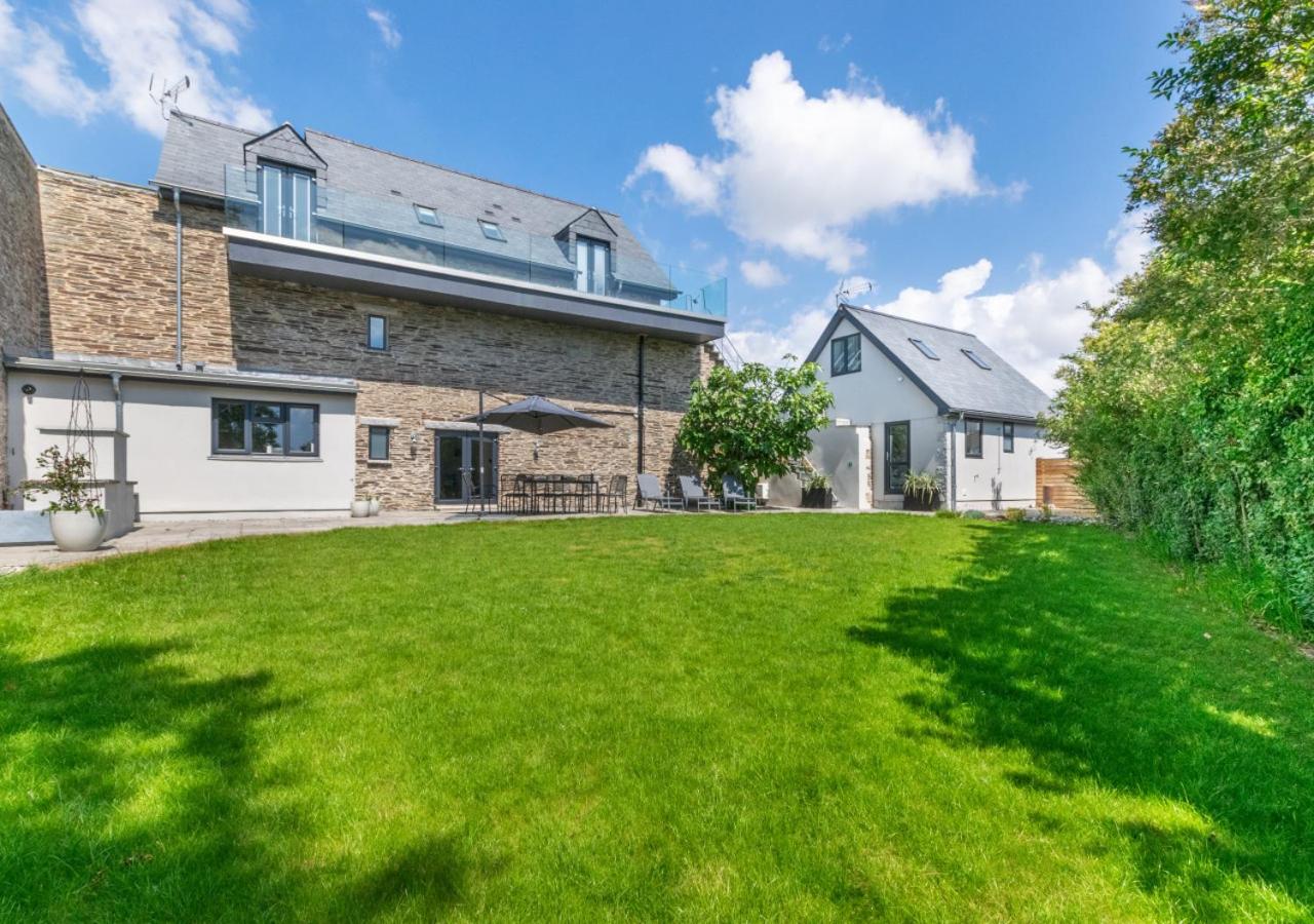 5 Bed in Little Petherick oc-p00736