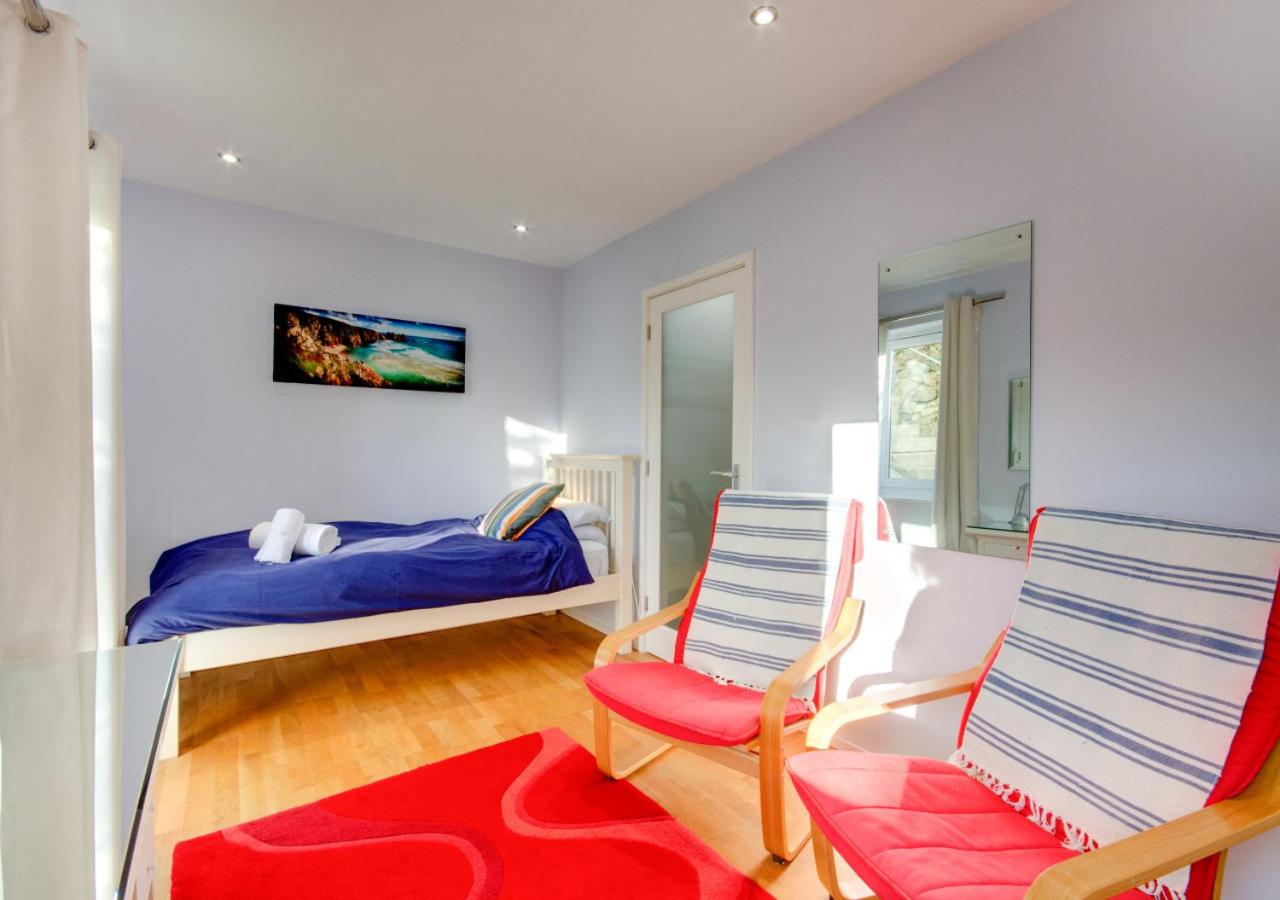 2 Bed in Penzance oc-p00753