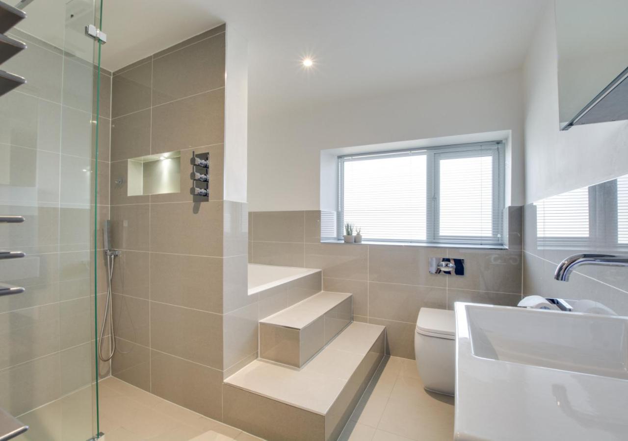 5 Bed in Little Petherick oc-p00736