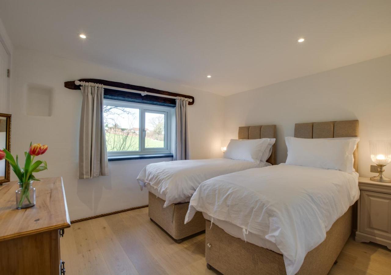 5 Bed in Little Petherick oc-p00736