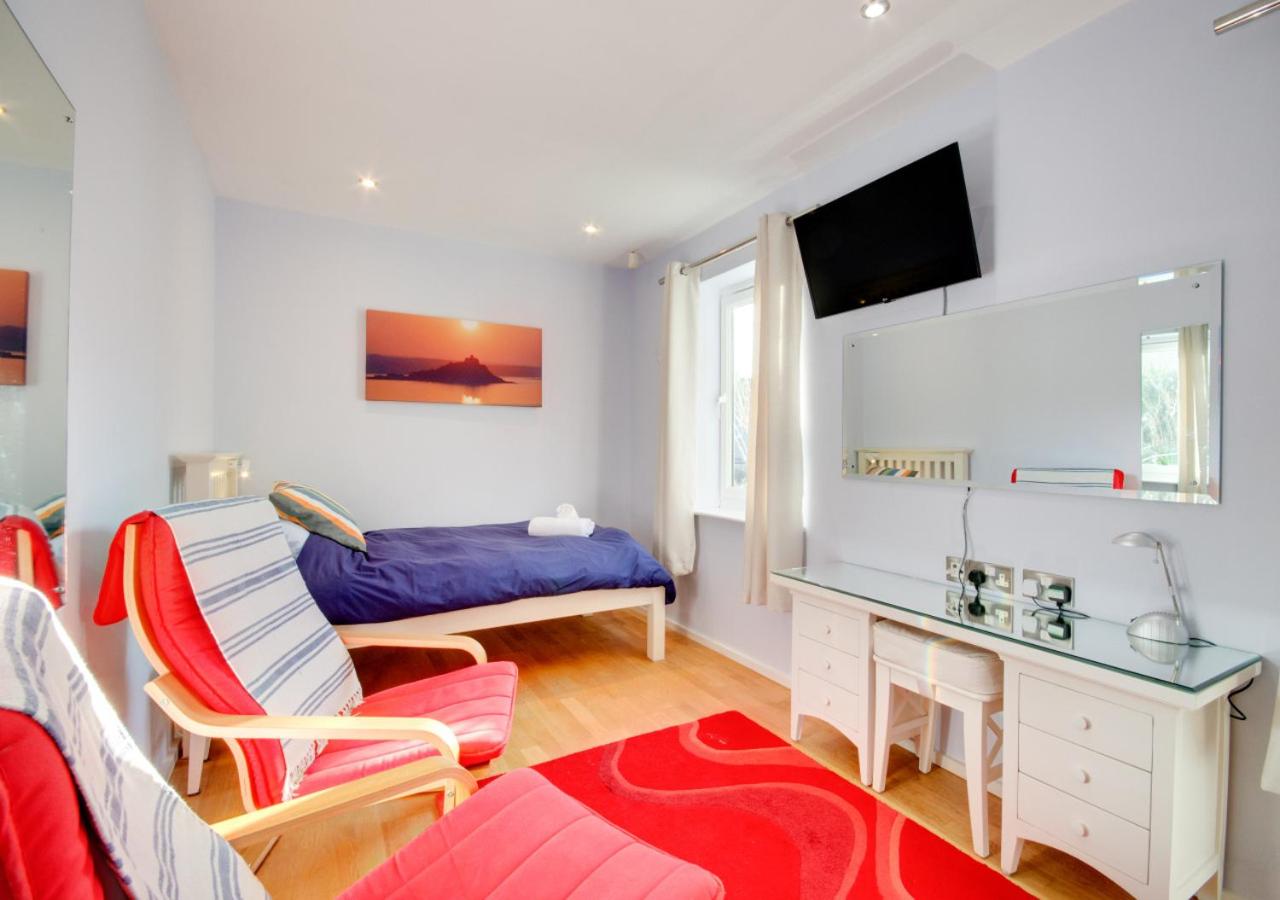 2 Bed in Penzance oc-p00753