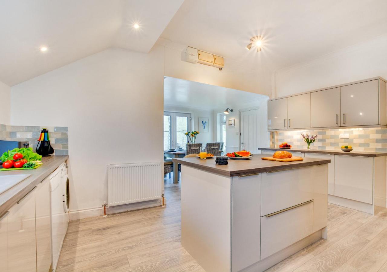 3 Bed in Trevone oc-p00758