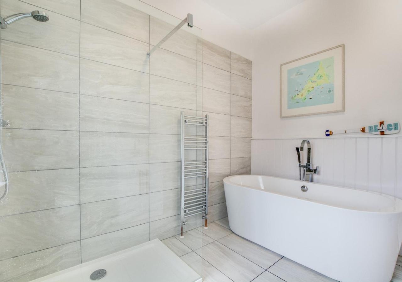 3 Bed in Trevone oc-p00758