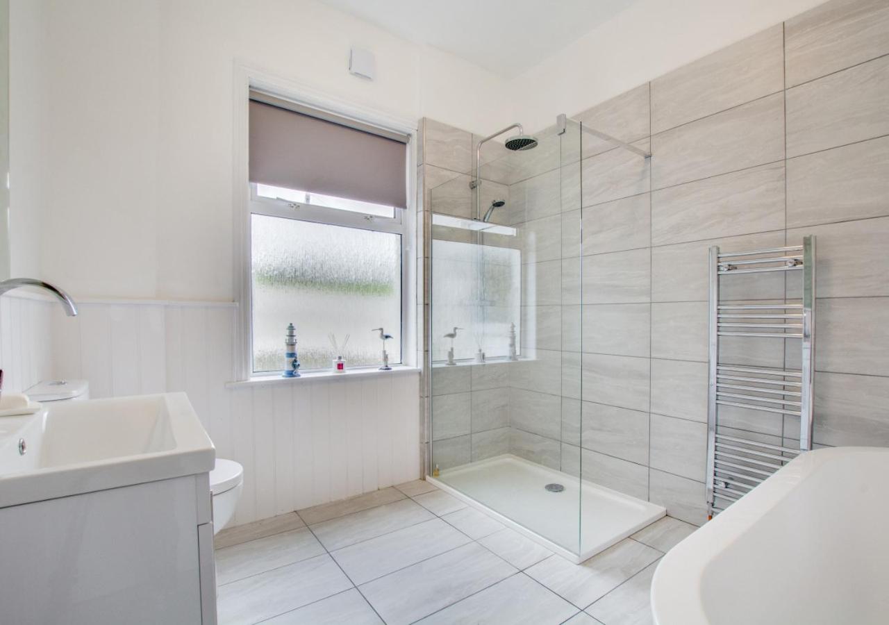 3 Bed in Trevone oc-p00758