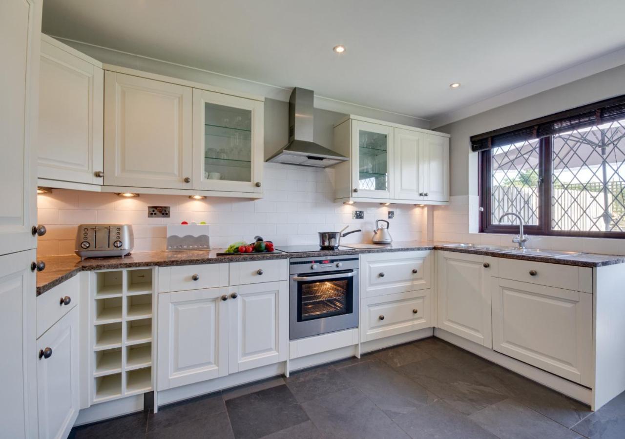 4 Bed in Padstow oc-p00759 view 5