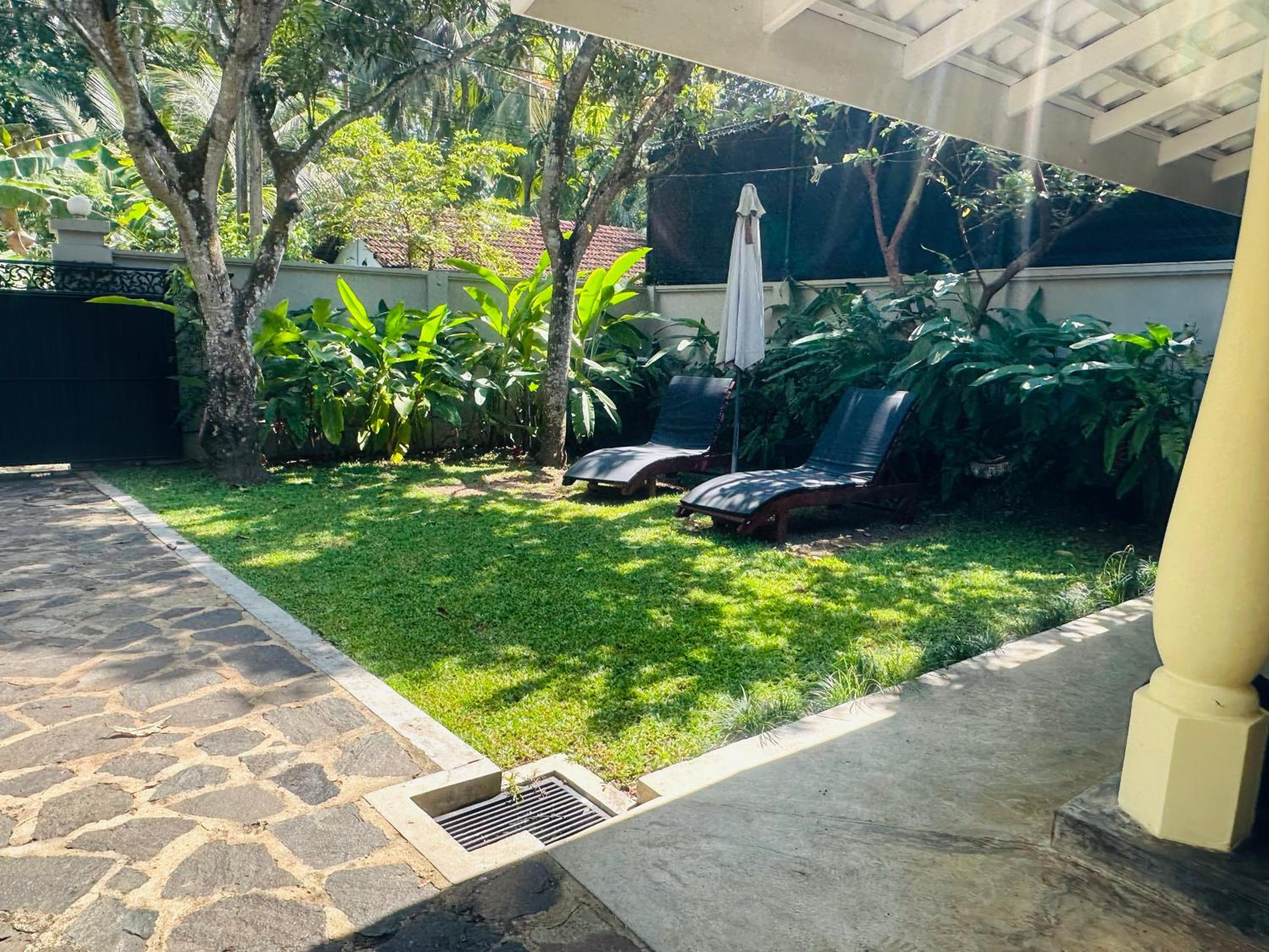 Almayans Bungalow view 2
