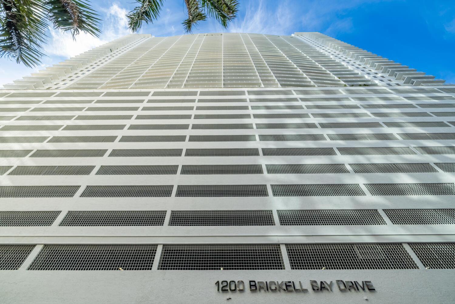 Brickell Apt with Bay Views, Pool, Free Parking