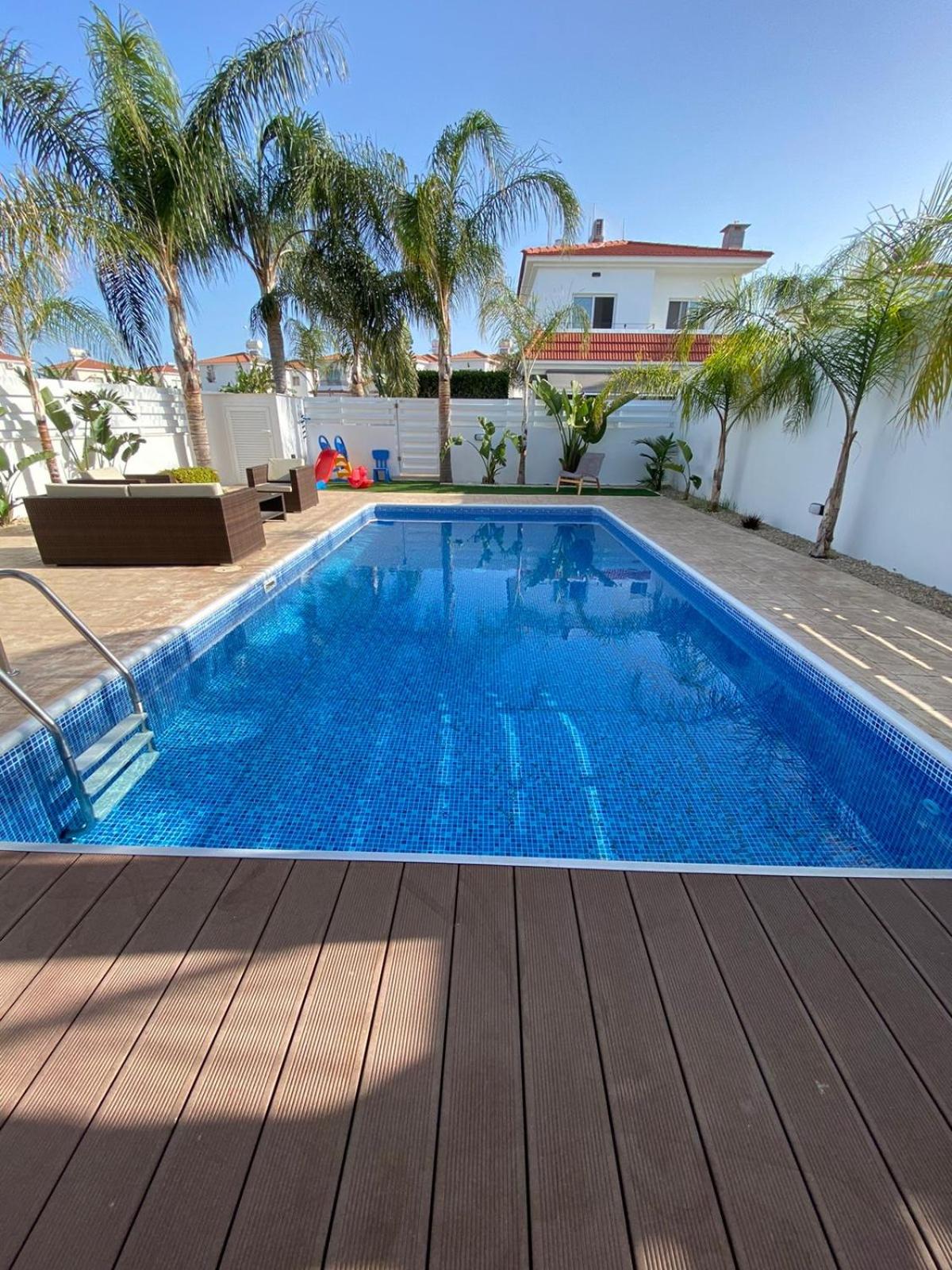 Villa Angel - Exotic Villa 200m From Beach