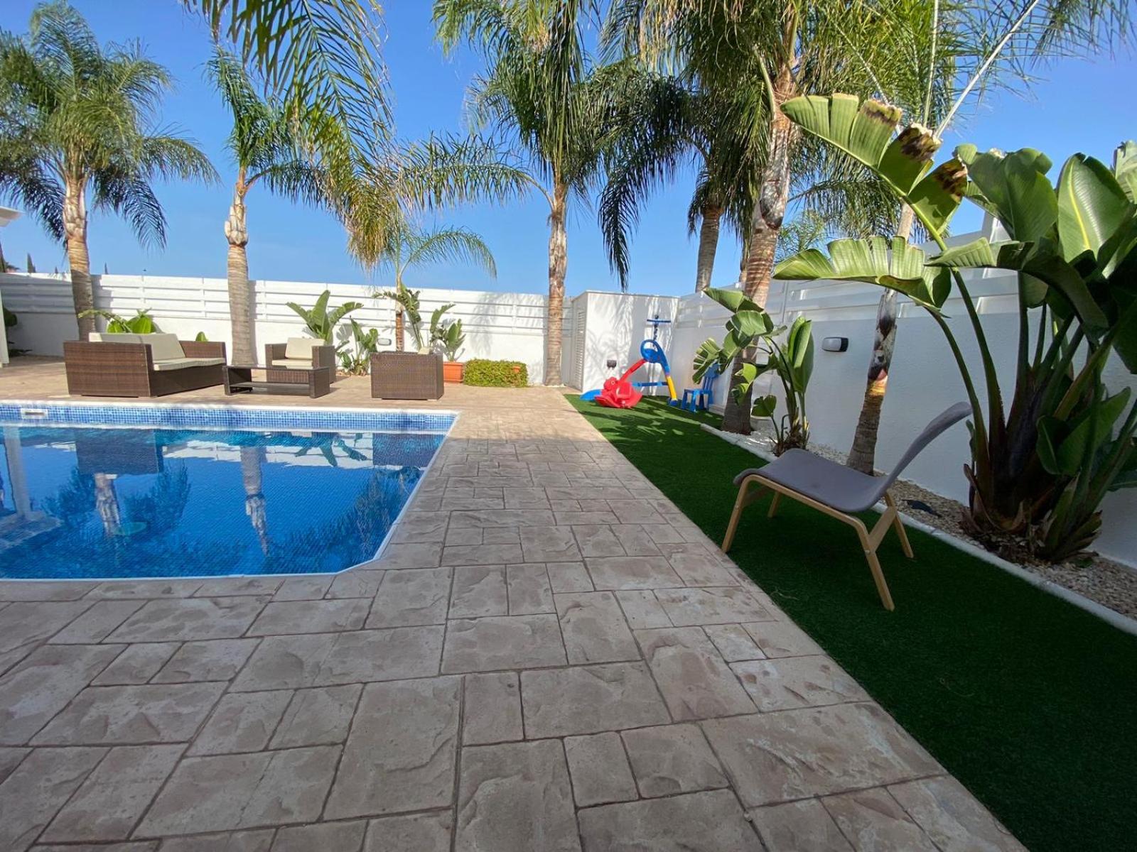 Villa Angel - Exotic Villa 200m From Beach
