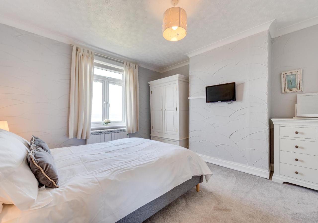 3 Bed in Praa Sands oc-p00859