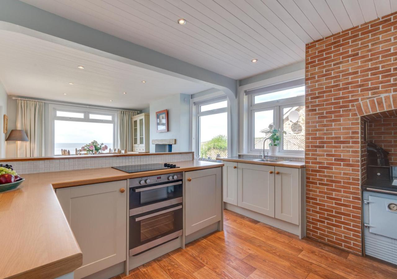 3 Bed in Praa Sands oc-p00859