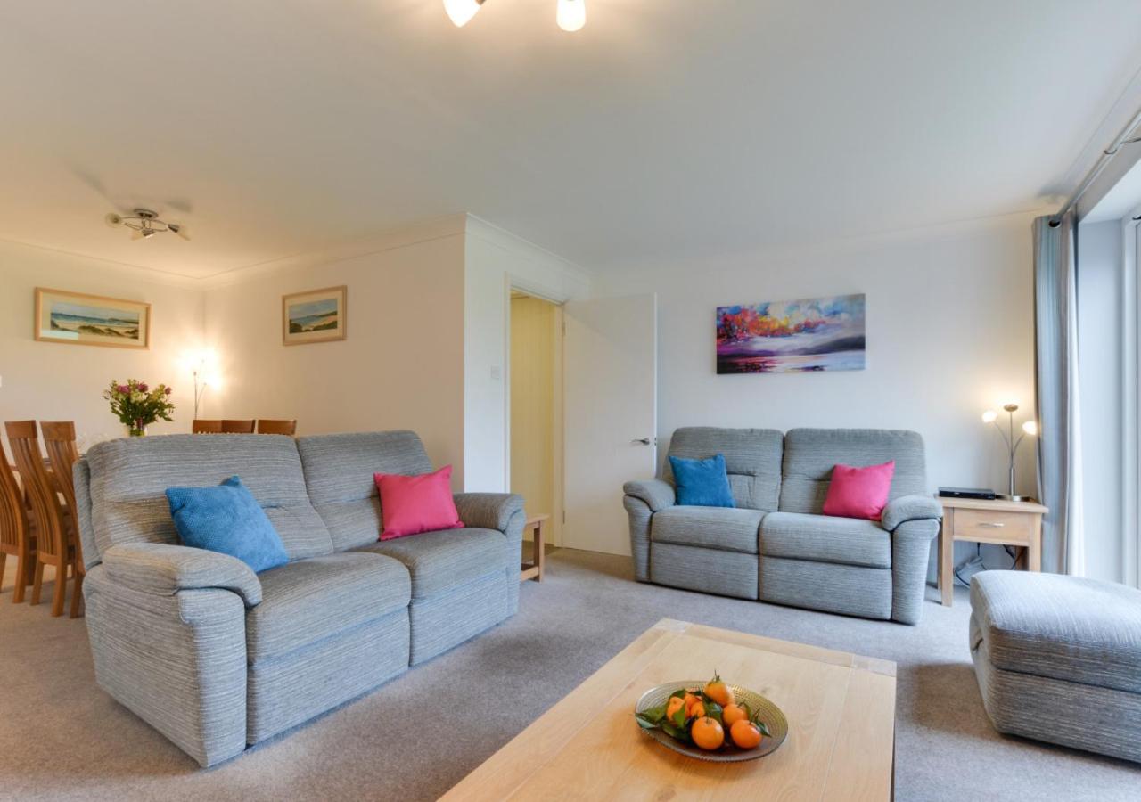 4 Bed in Trevone oc-p00863