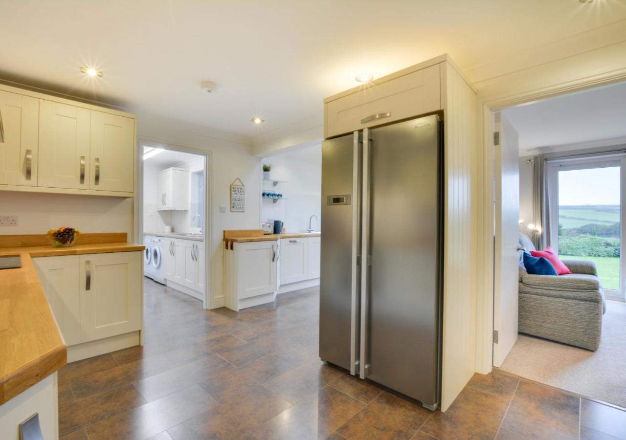 4 Bed in Trevone oc-p00863
