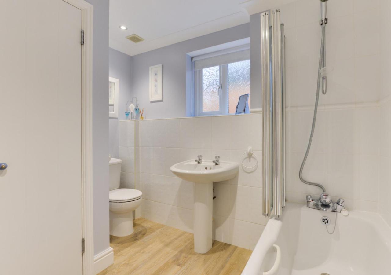4 Bed in Trevone oc-p00863
