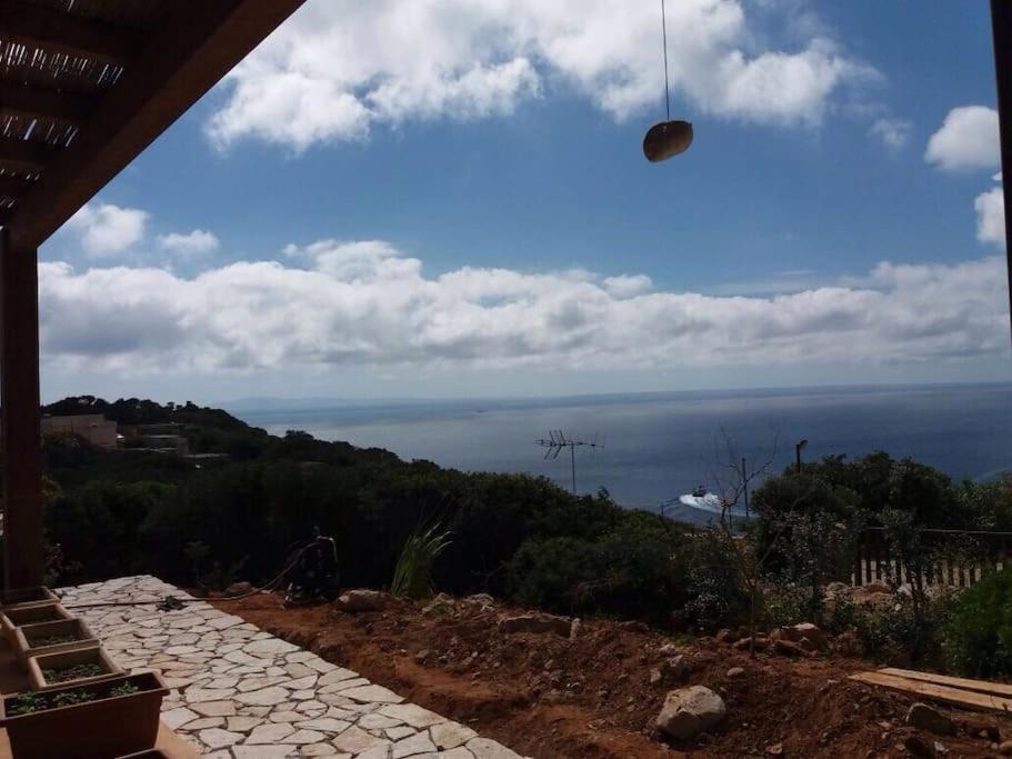 Il Mandorlo: casa immersa nella natura dell'isola