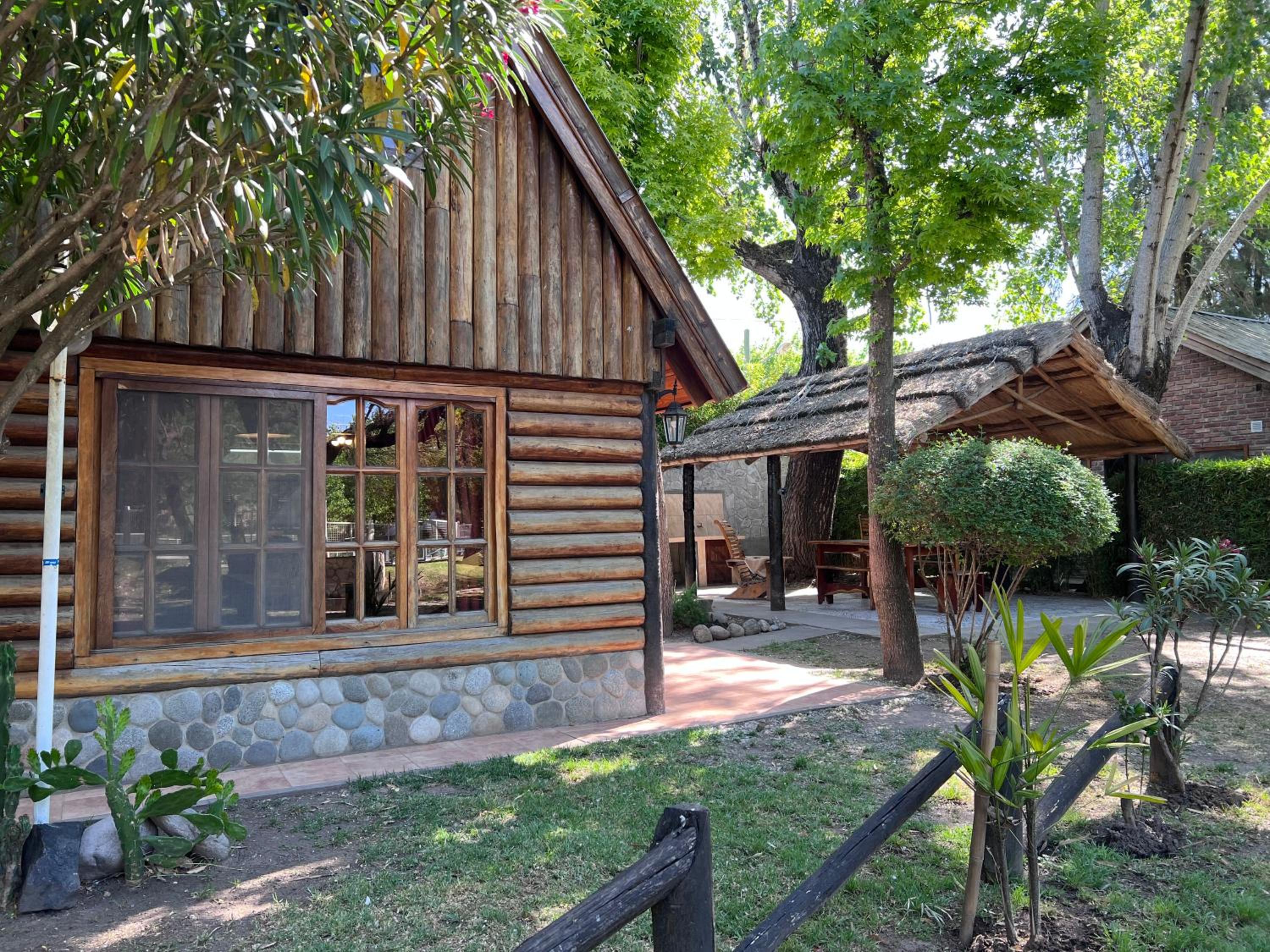 Los Plátanos cabañas & suites