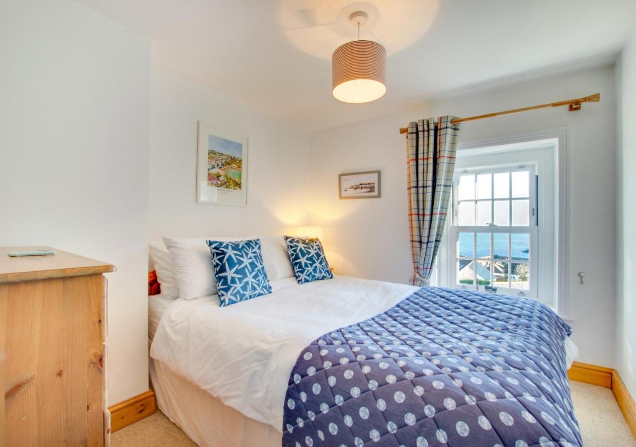 3 Bed in Gorran Haven oc-p00812