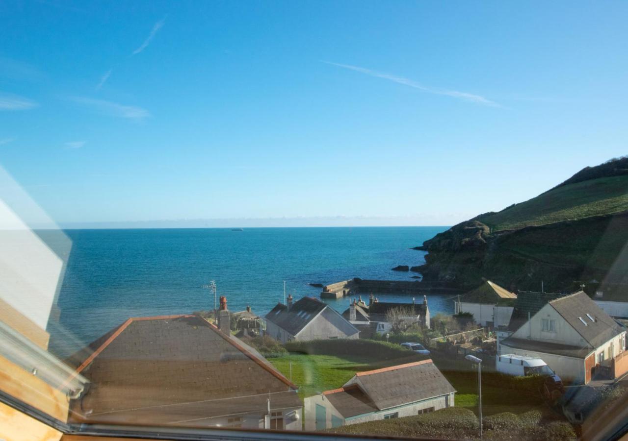 3 Bed in Gorran Haven oc-p00812