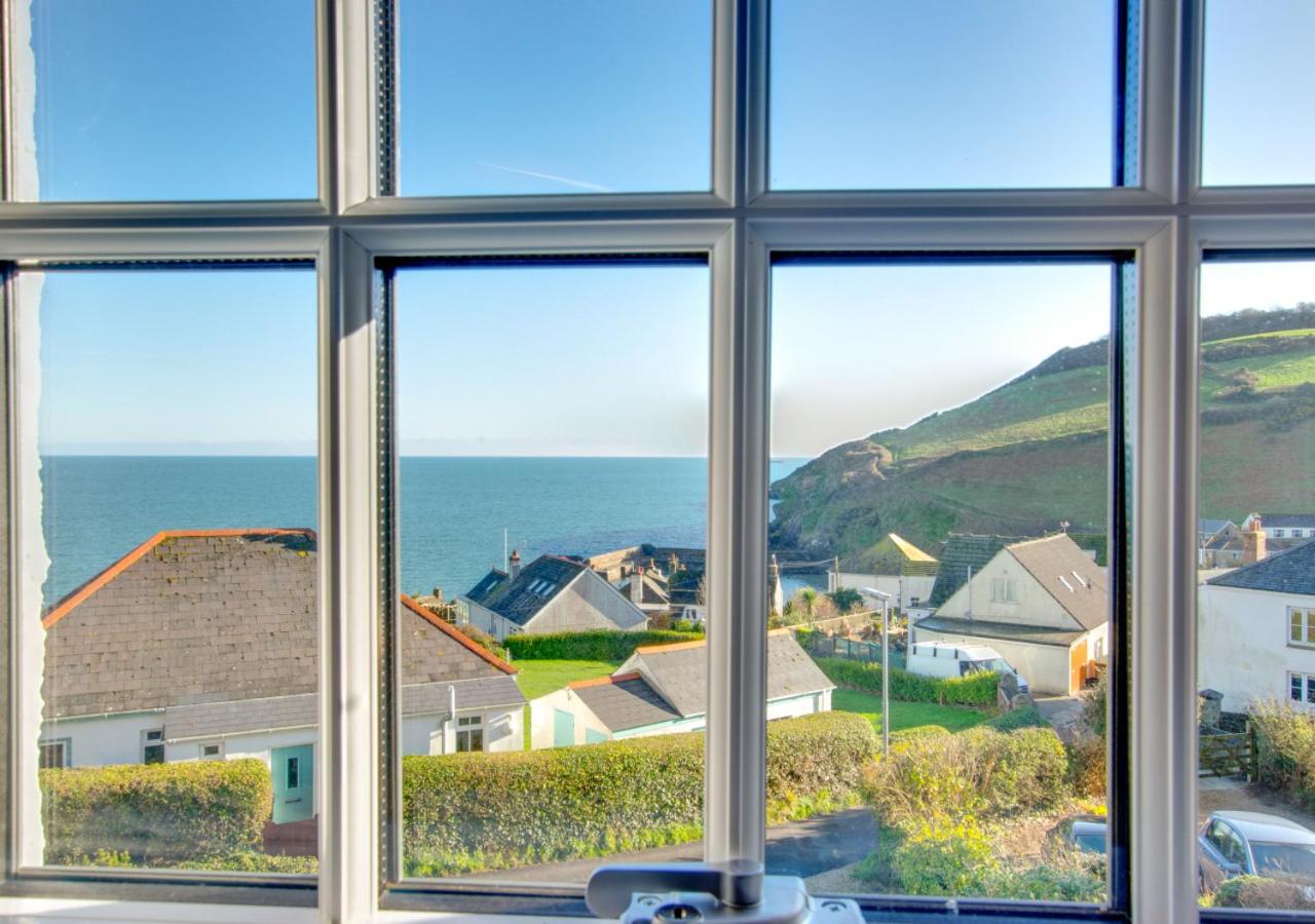 3 Bed in Gorran Haven oc-p00812