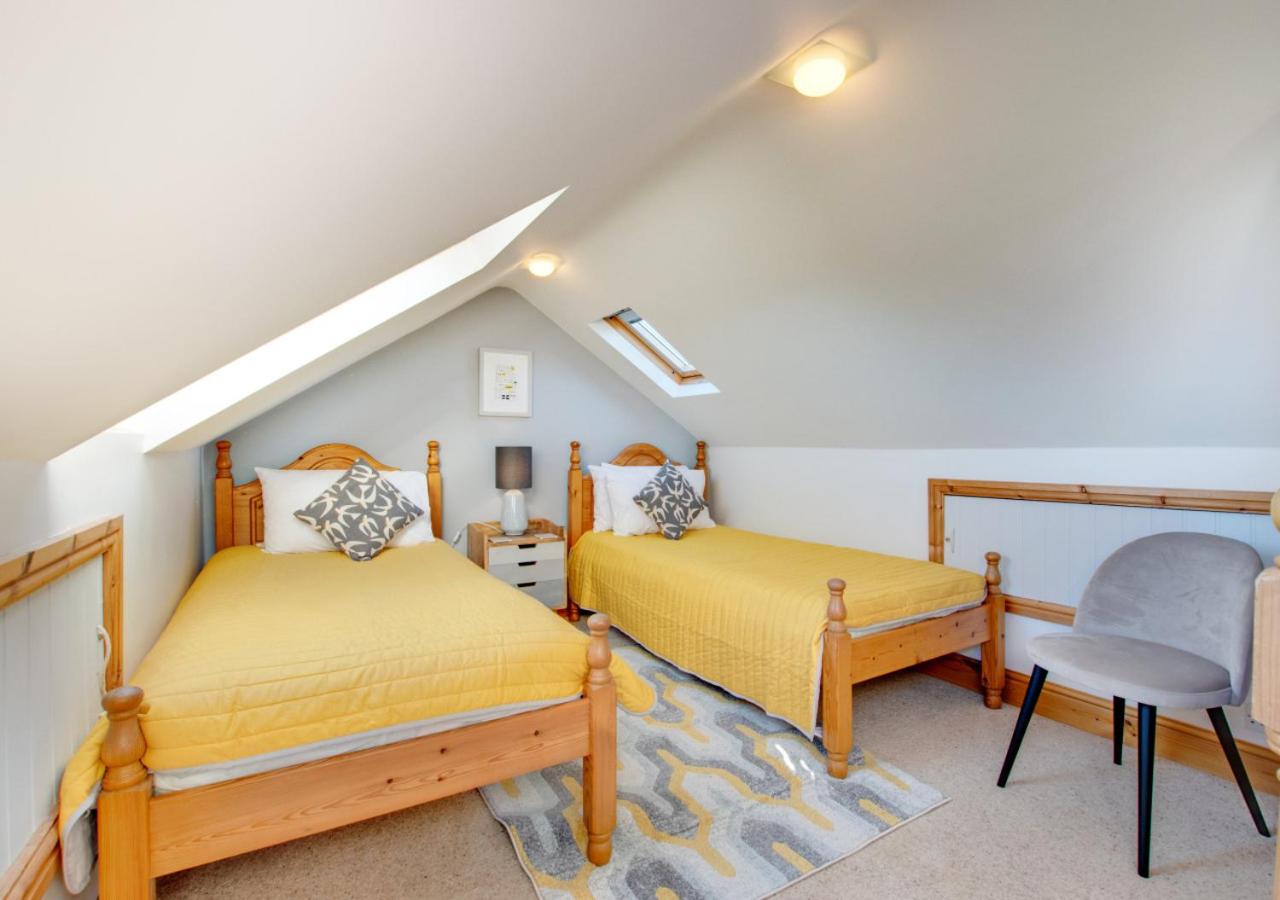 3 Bed in Gorran Haven oc-p00812