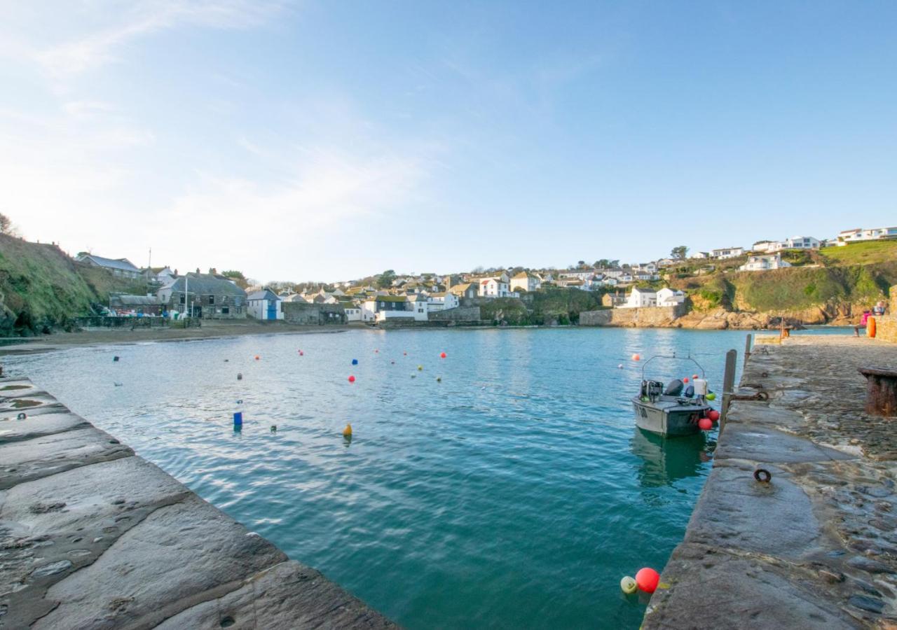 3 Bed in Gorran Haven oc-p00812